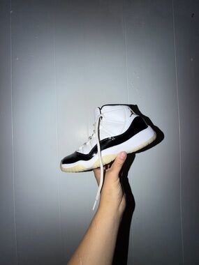 Men Jordan 11 DMP GS “Gratitude” Sneaker - White/Black Men Size 7/ Women size 8